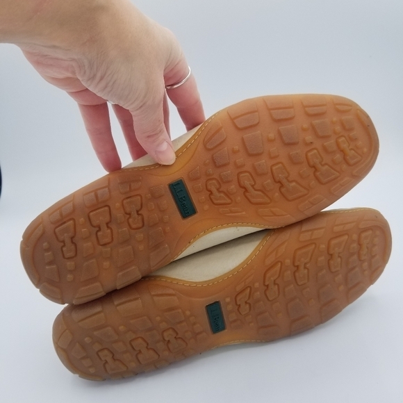 L.L. Bean Pebbled Leather Tan Bow Loafers size 7.5 - Picture 6 of 15